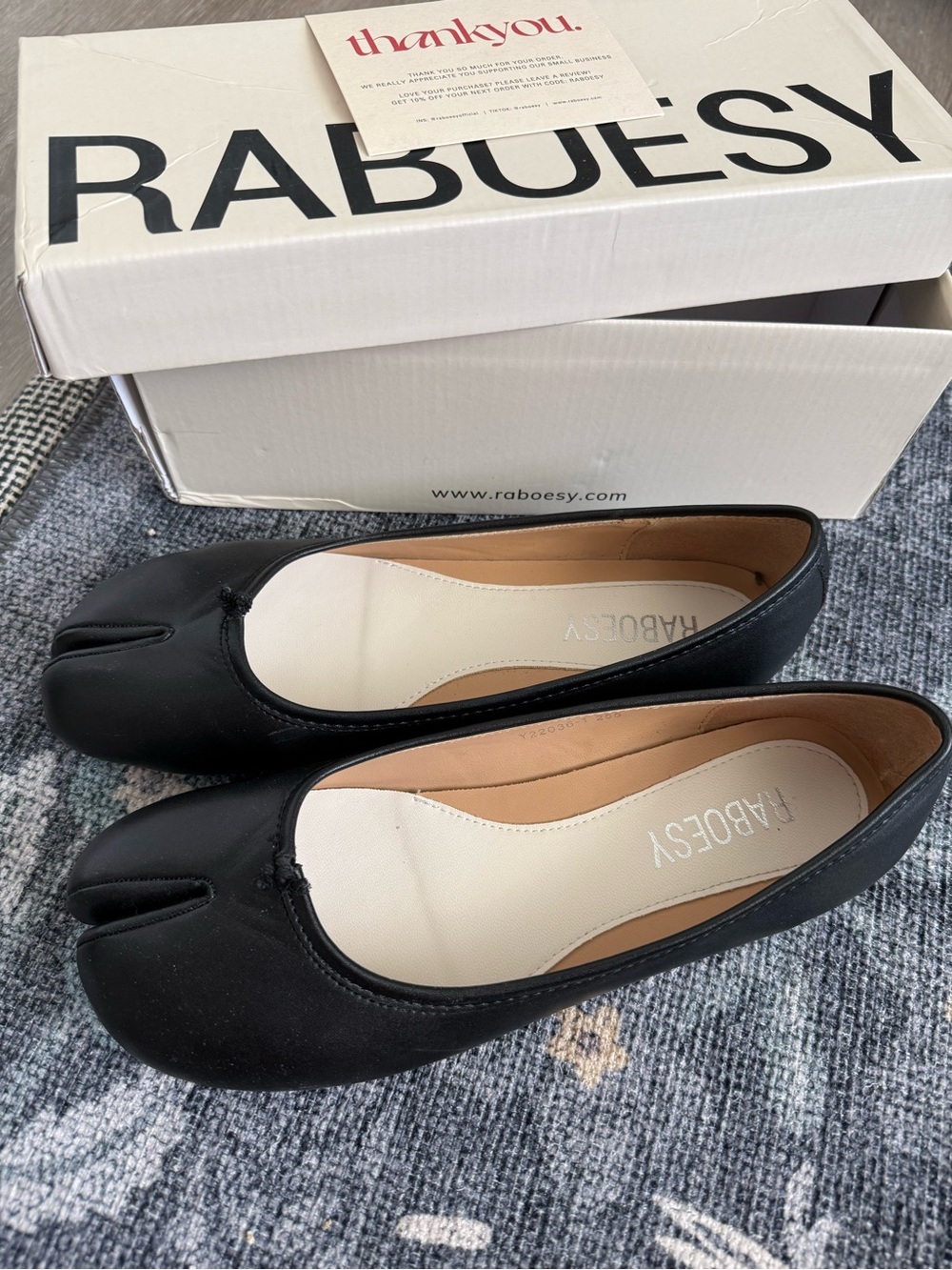 Raboesy Tabi Flat